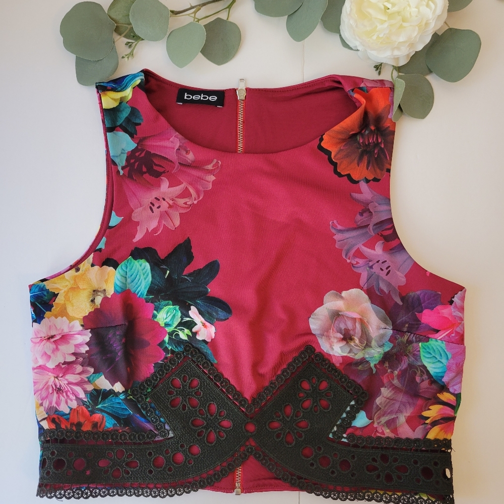 Bebe  floral sleeveless cropped top